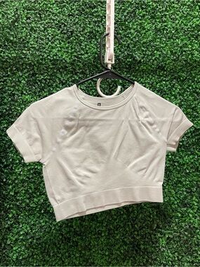 Short Sleeve Crop Top in Light Beige - Unbranded